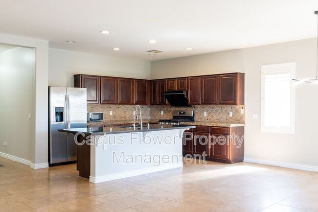 Building Photo - 1497 E Indigo St