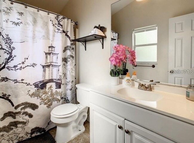 Building Photo - 9655 Hollyhill Dr
