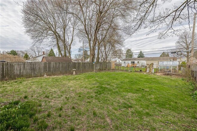 Building Photo - 359 Bleacker Rd