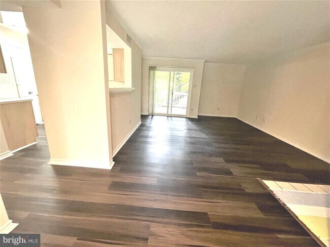 Building Photo - 1505 Lincoln Way