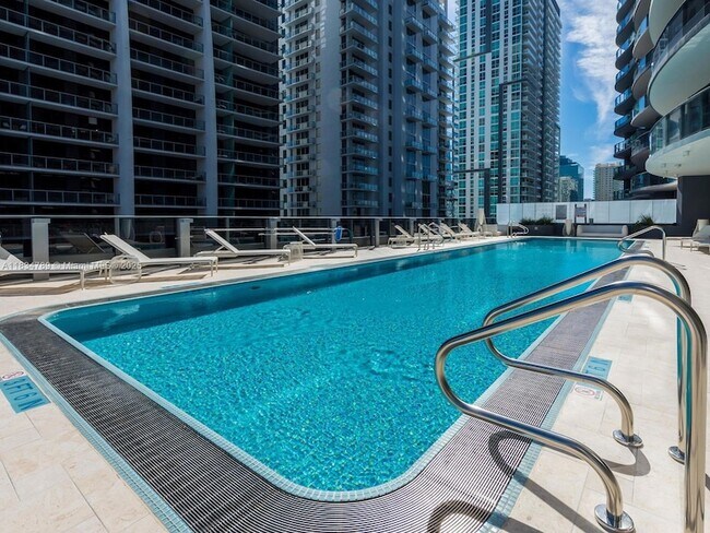 Building Photo - 1000 Brickell Plaza
