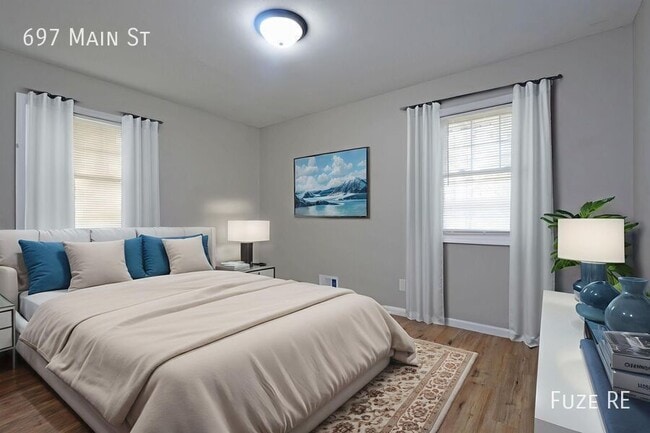 Building Photo - 697 Main St