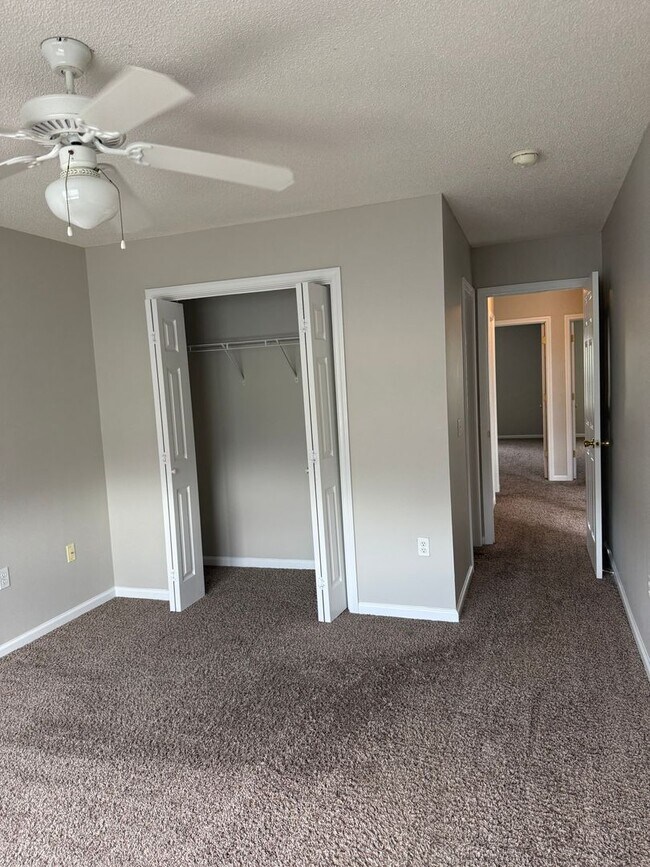 Building Photo - 160 N Spring View Dr