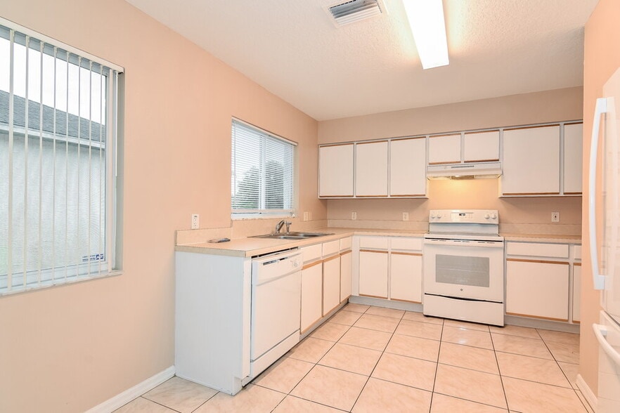 Building Photo - 12118 Feldwood Creek Ln