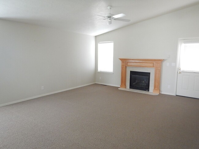 Building Photo - 3 Bedroom, 2 Bathroom at End of Cul-De-Sac
