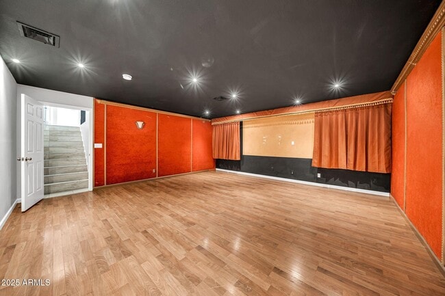 Building Photo - 5044 E Paradise Ln