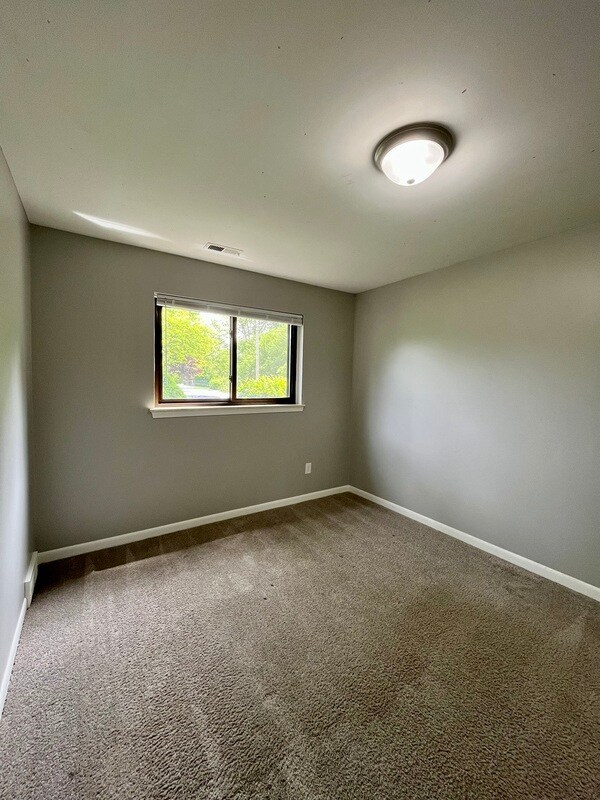 Building Photo - 10244 Nancys Blvd