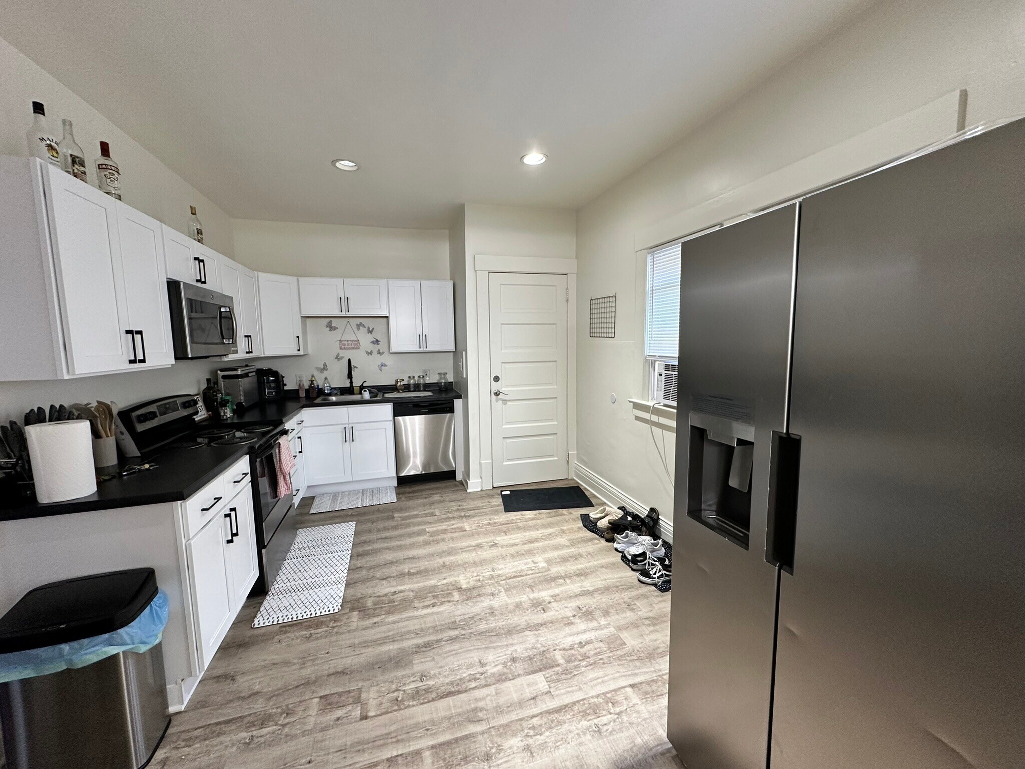 Building Photo - 537 S Water St