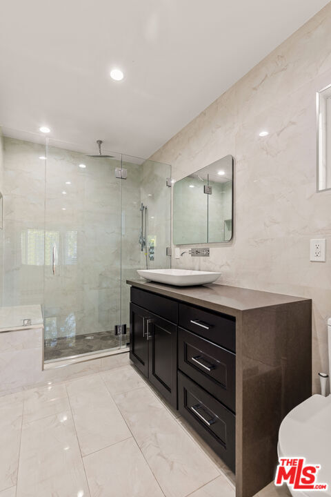 Building Photo - 16835 Halper St