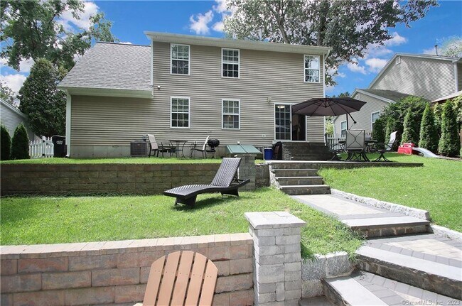 Building Photo - 70 Tulip Tree Ct