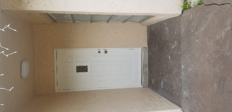 Building Photo - 5913 Lincoln St