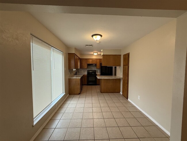 Building Photo - Recently updated in 2026 - Lovely 3 bedroom 2 bath home for lease in south Bossier City LA 71112