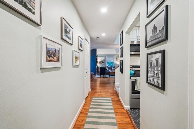Building Photo - Beautiful 1BR/Loft at Rock Creek Garden Co...