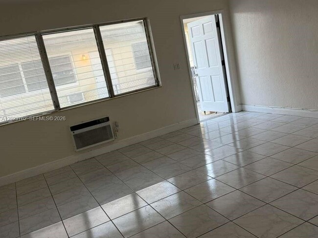 Building Photo - 725 83rd St