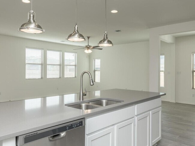 Building Photo - 9113 Garnet Dr