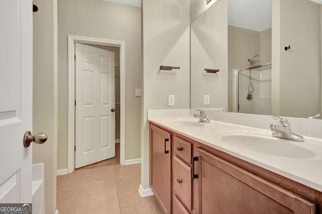 Building Photo - 113 Macalester Dr