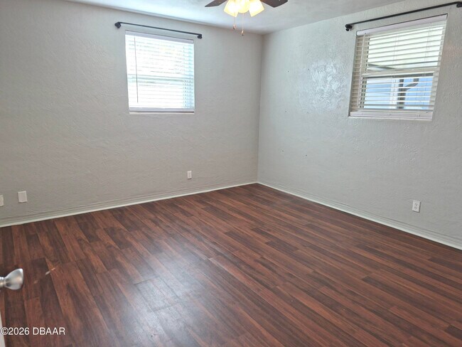 Building Photo - 737 5th St