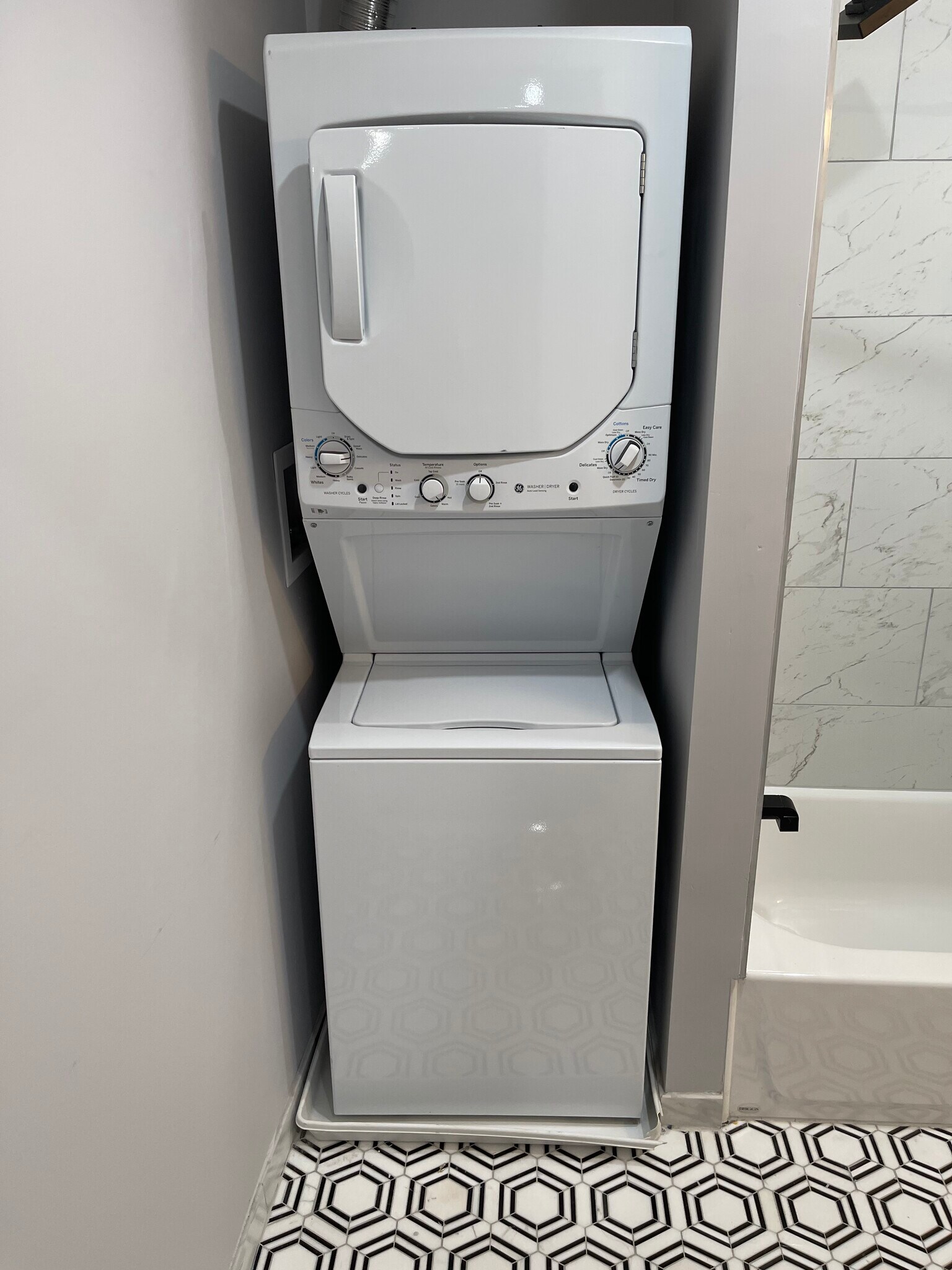 Building Photo - 3936 Haverford Ave