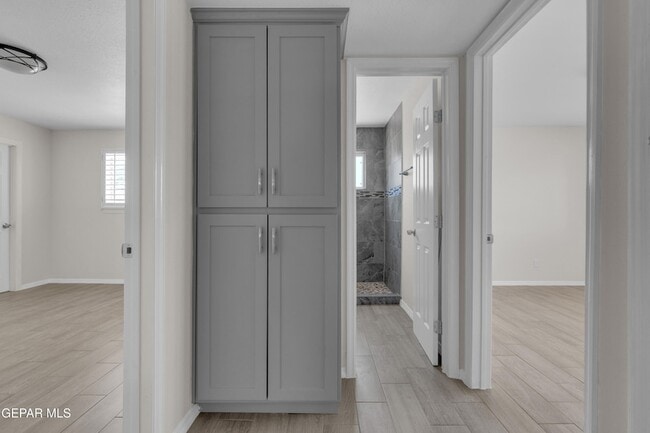 Building Photo - 10516 Cuesta Brava Ln