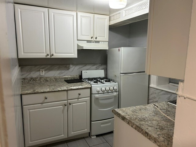 Building Photo - 40 Lincoln Ave