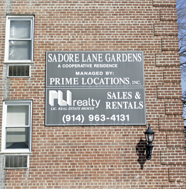 Building Photo - Sadore Lane Gardens