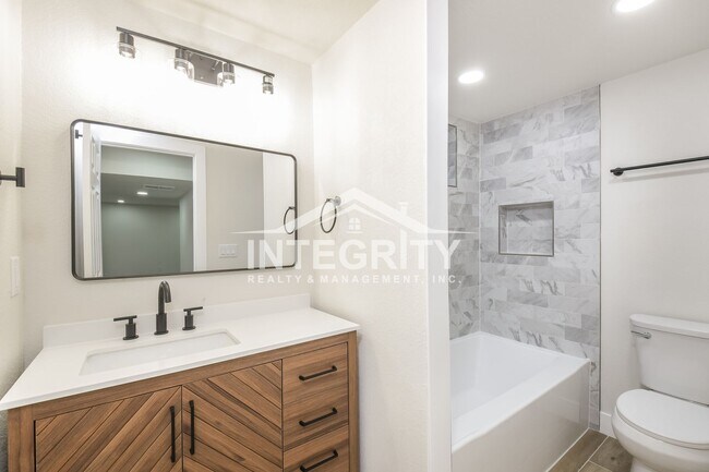 Building Photo - 620 S Youngfield Ct