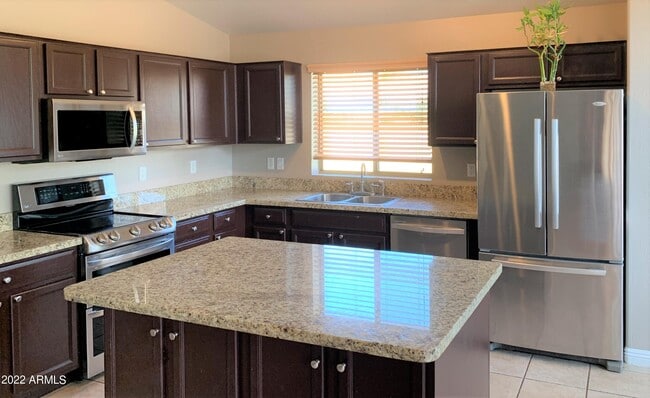 Building Photo - 1273 N Exeter St