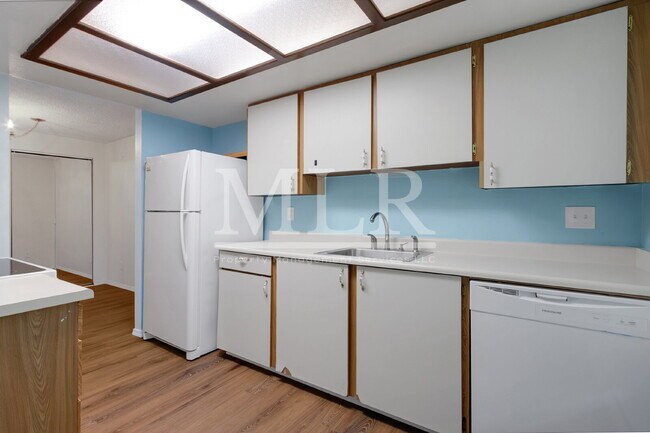 Building Photo - Peaceful 2 bed 2 bath condo