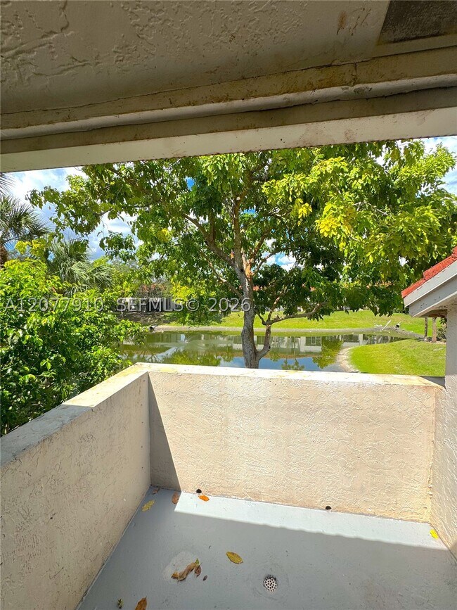 Building Photo - 3280 Coral Lake Ln