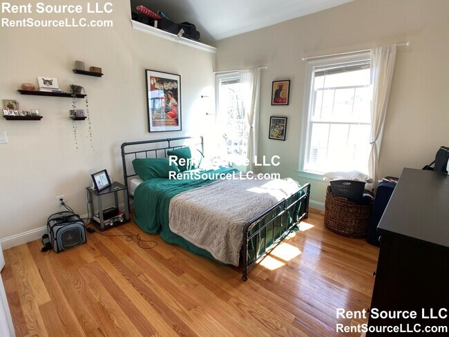 Building Photo - 14 Flint St