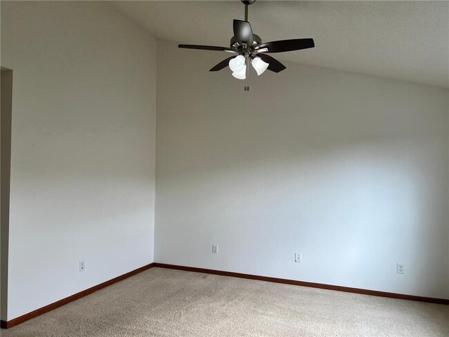 Building Photo - 5026 Yuma Ln N