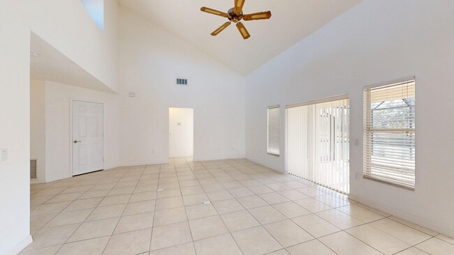 Building Photo - 704 49th St E