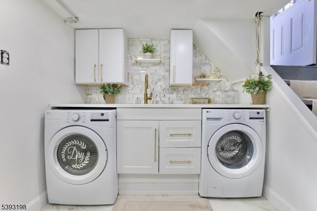 Building Photo - 327 Roosevelt Ln