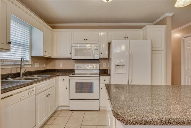 Building Photo - 140 Grove Landing Ct