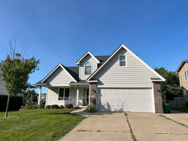 Building Photo - 15177 Hawthorn Dr