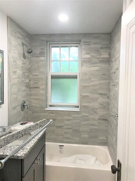 Building Photo - 1699 Cambridge St