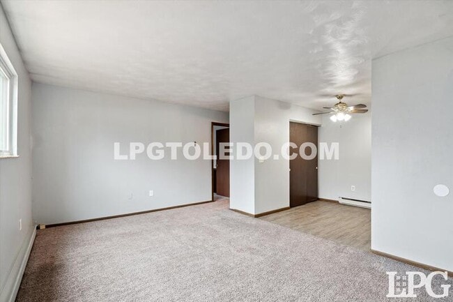 Building Photo - 6018 Secor Rd
