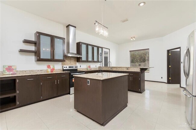 Building Photo - 2037 S 45th St