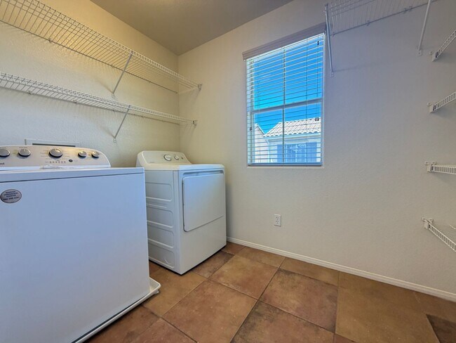 Building Photo - 8949 Carlina Canyon Ct