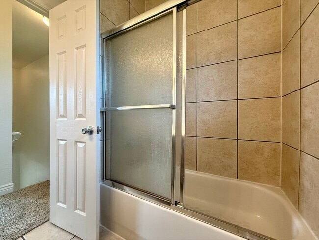 Building Photo - Meador-6916