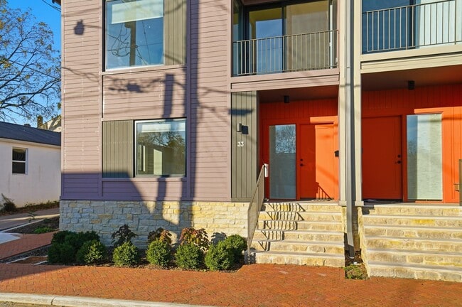 Building Photo - 33 N Blacksmith Ln