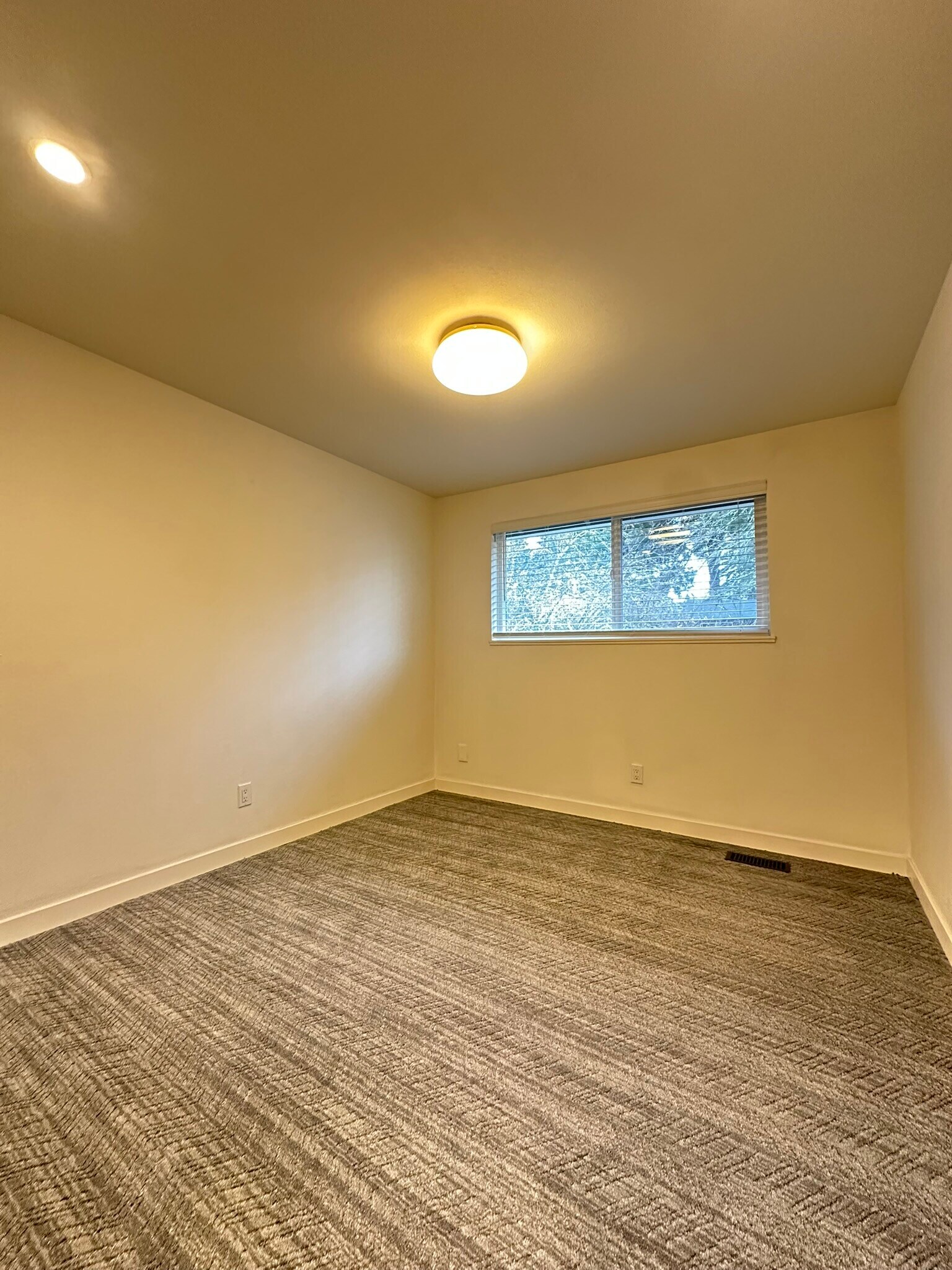 Building Photo - 15030 SW 150th Ct