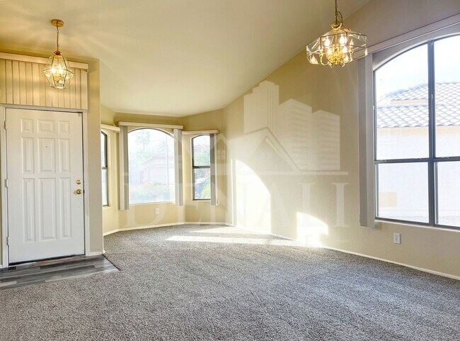 Building Photo - 2207 S Peppertree Ct