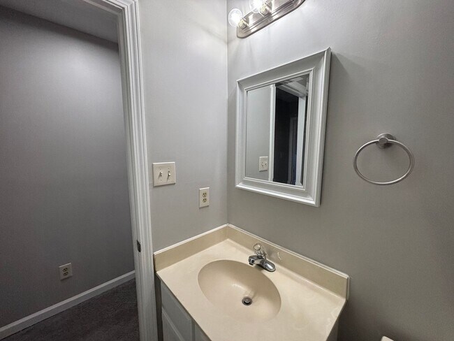 Building Photo - 1231 Beaver Trail Dr