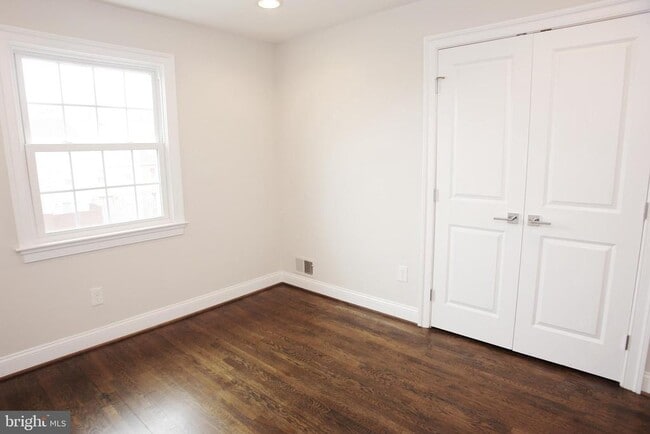 Building Photo - 12307 Chesterton Dr