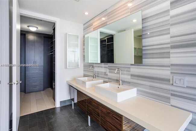 Building Photo - 1100 Biscayne Blvd