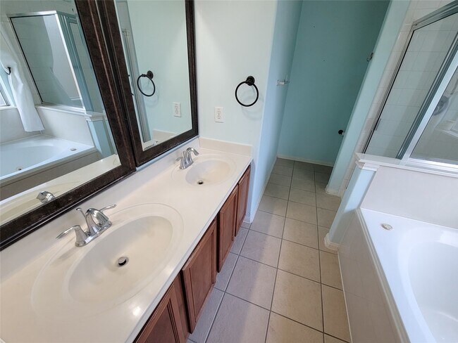 Building Photo - 25223 Hazel Ranch Dr