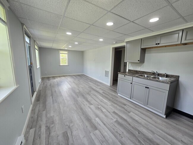 Building Photo - 7914 Hall Ridge Rd
