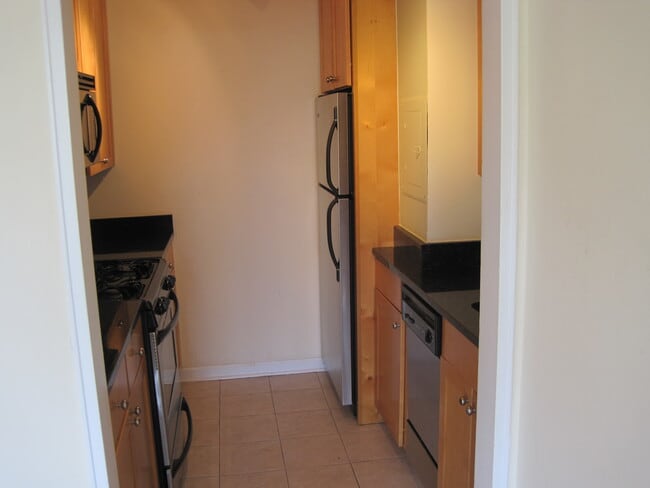 Building Photo - 1730 Arlington Blvd