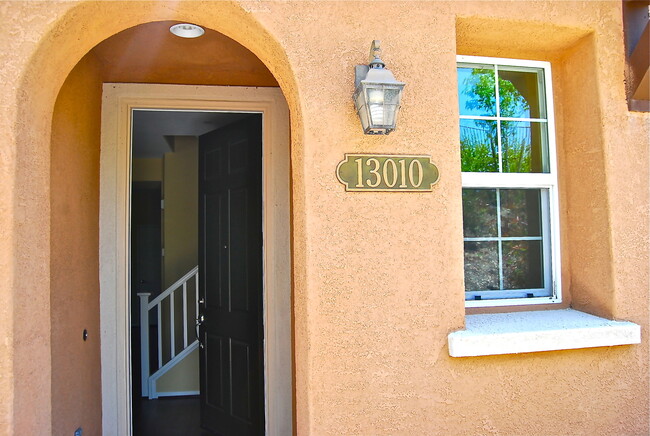Building Photo - Spacious 4 Bedroom Townhome in Airoso of Carmel Valley